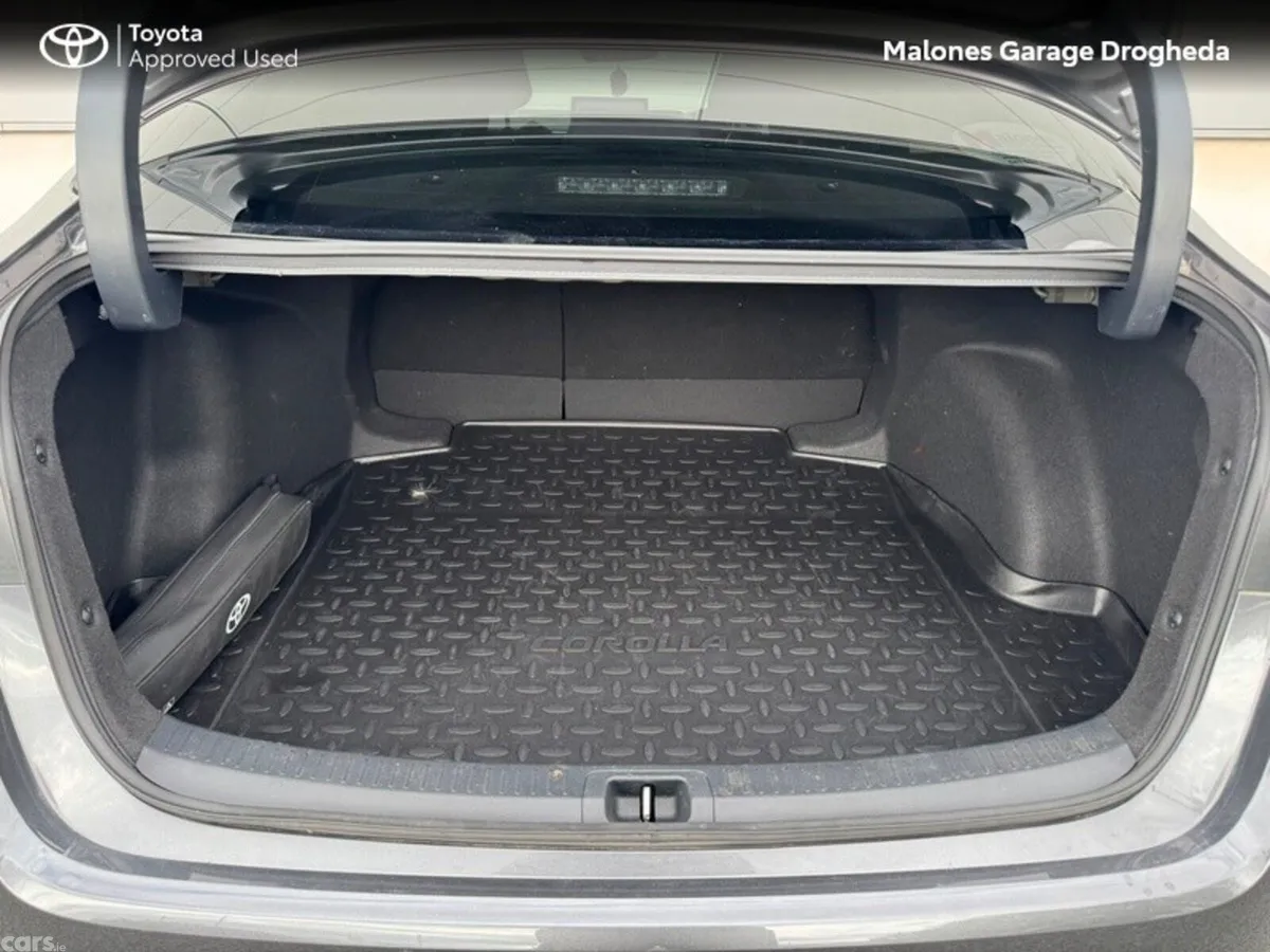 Toyota Corolla Saloon, Petrol Hybrid, 2023, Grey