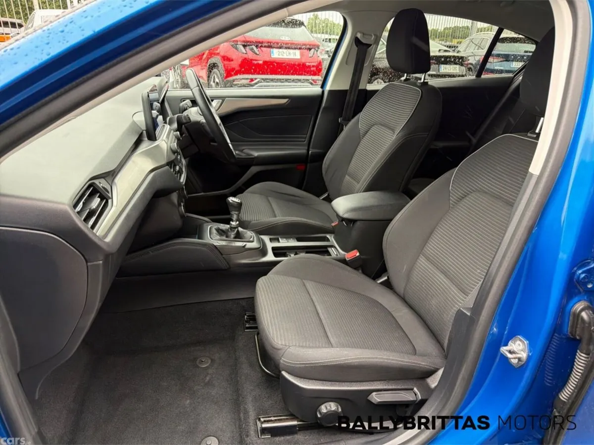 Ford Focus Hatchback, Diesel, 2020, Blue