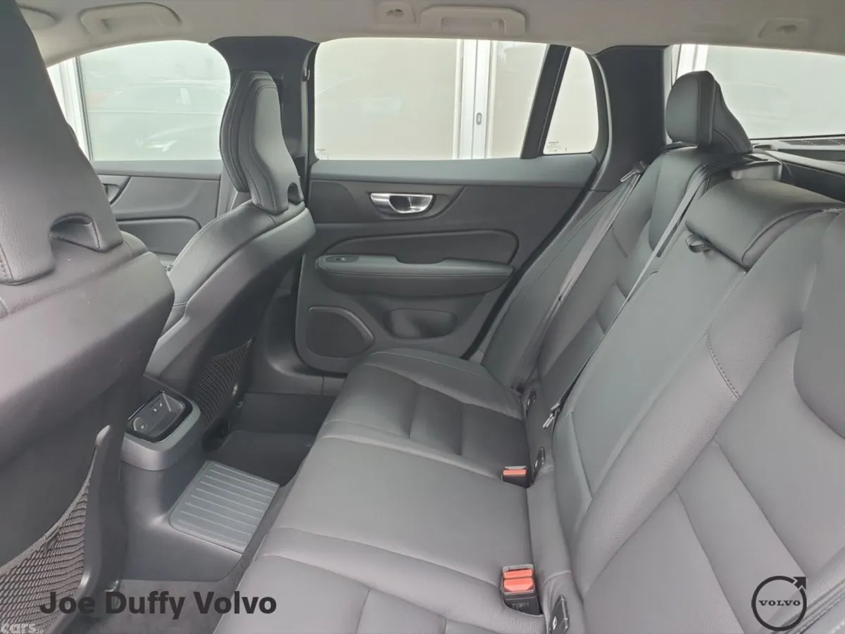 Volvo V60 Estate, Petrol Plug-in Hybrid, 2025, Black
