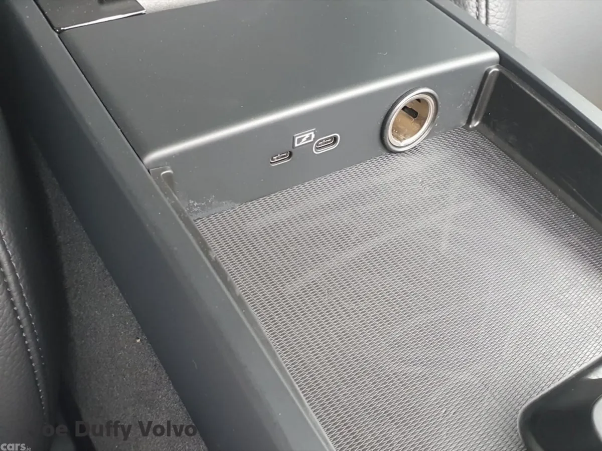 Volvo V60 Estate, Petrol Plug-in Hybrid, 2025, Black