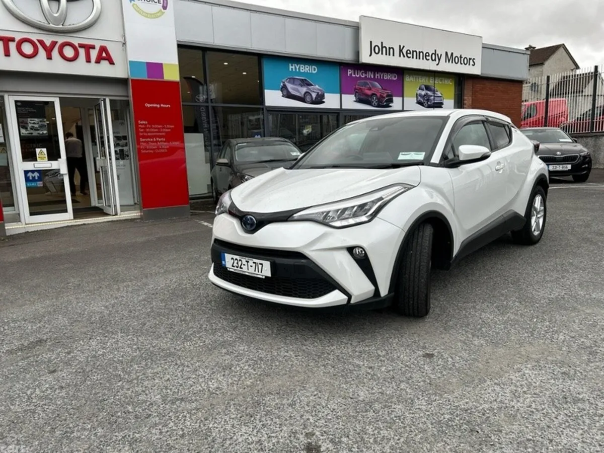 Toyota C-HR SUV, Petrol Hybrid, 2023, White