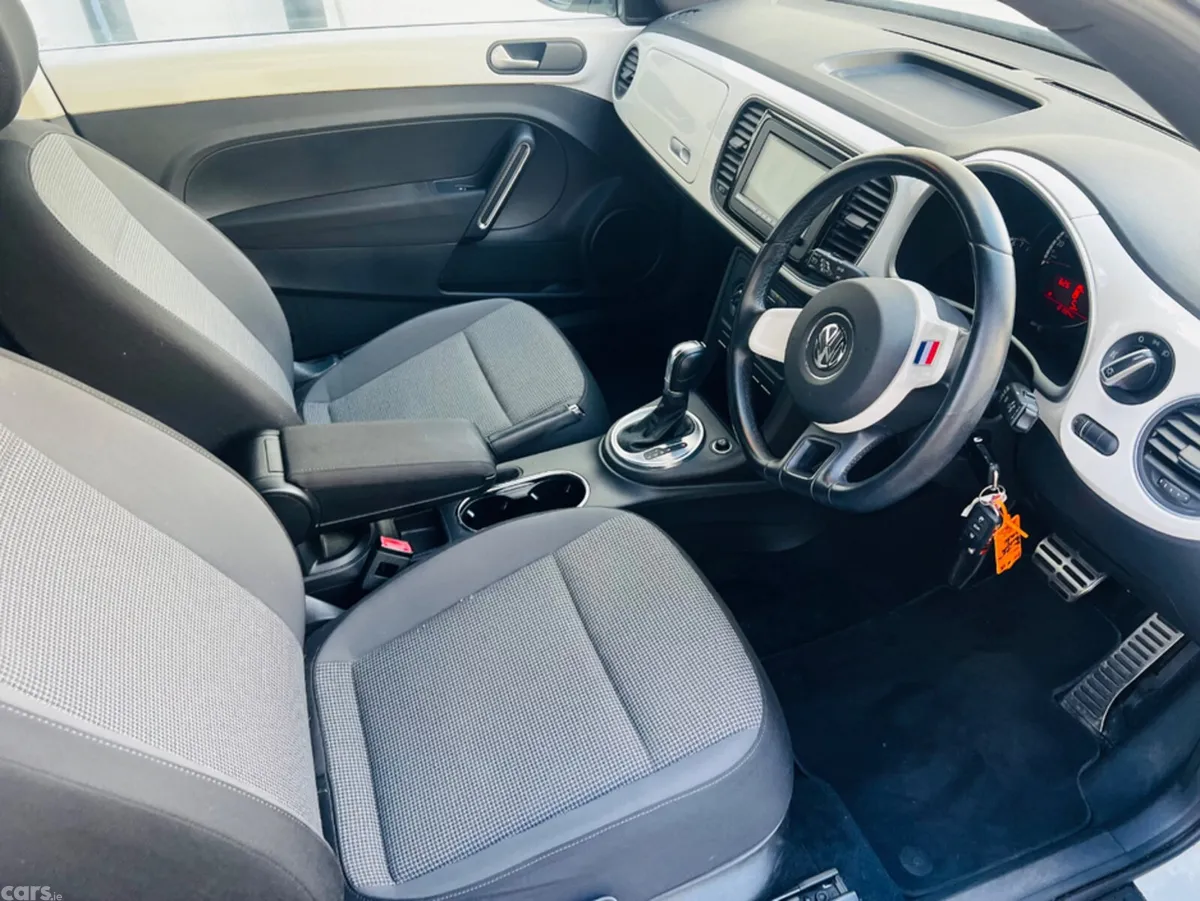 Volkswagen Beetle Hatchback, Petrol, 2013, White