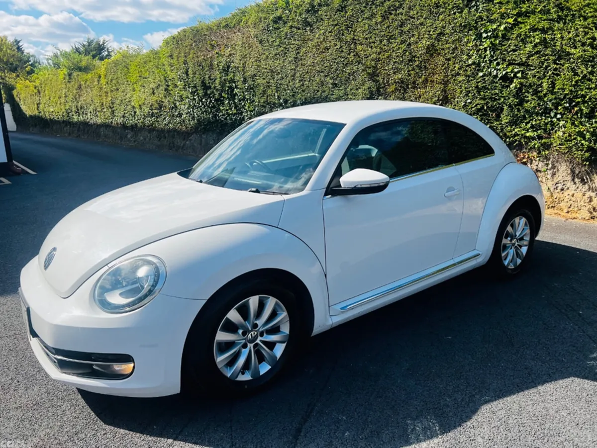 Volkswagen Beetle Hatchback, Petrol, 2013, White