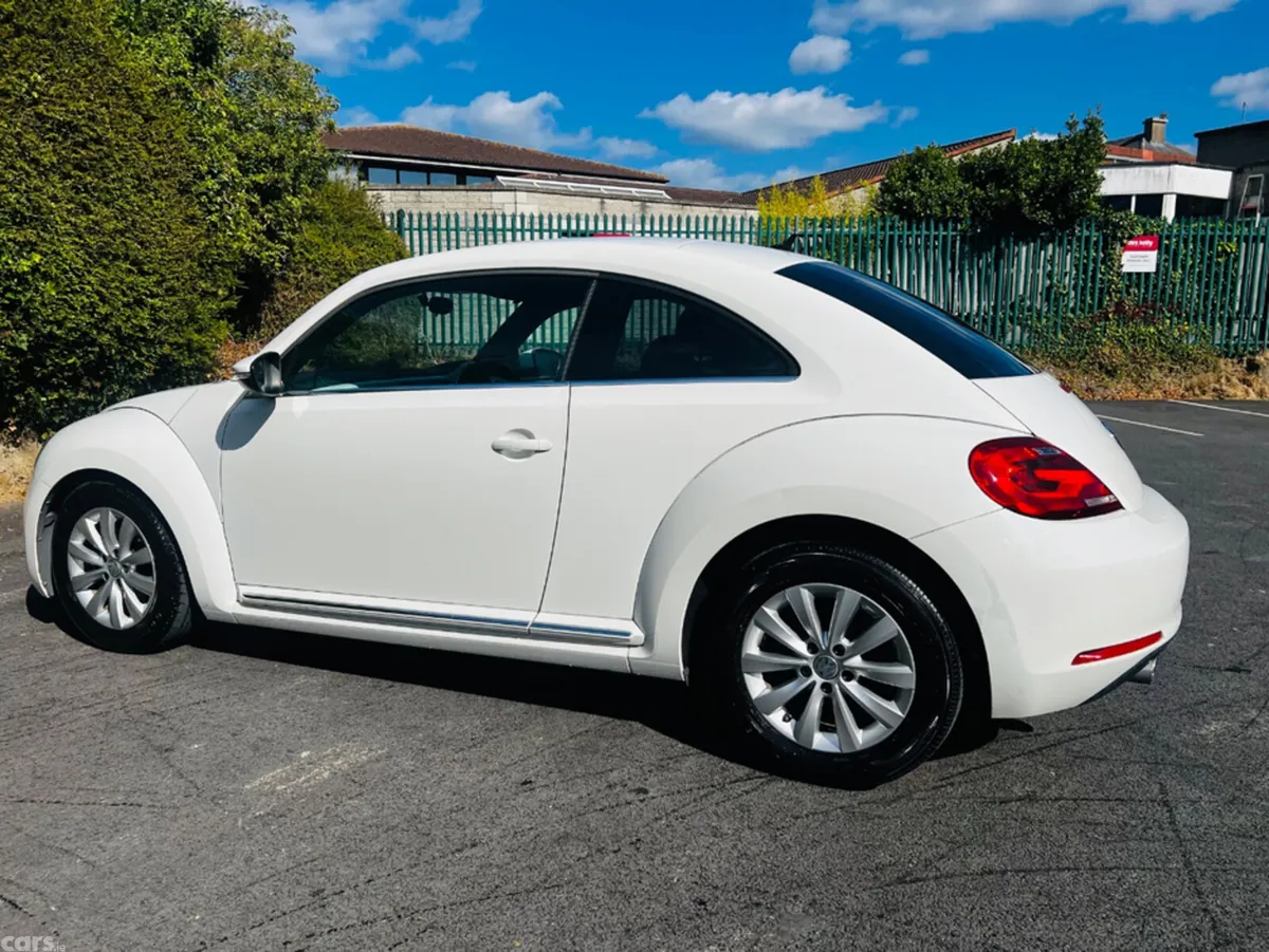 Volkswagen Beetle Hatchback, Petrol, 2013, White