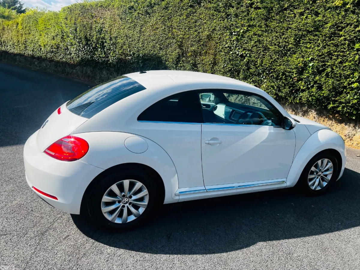 Volkswagen Beetle Hatchback, Petrol, 2013, White