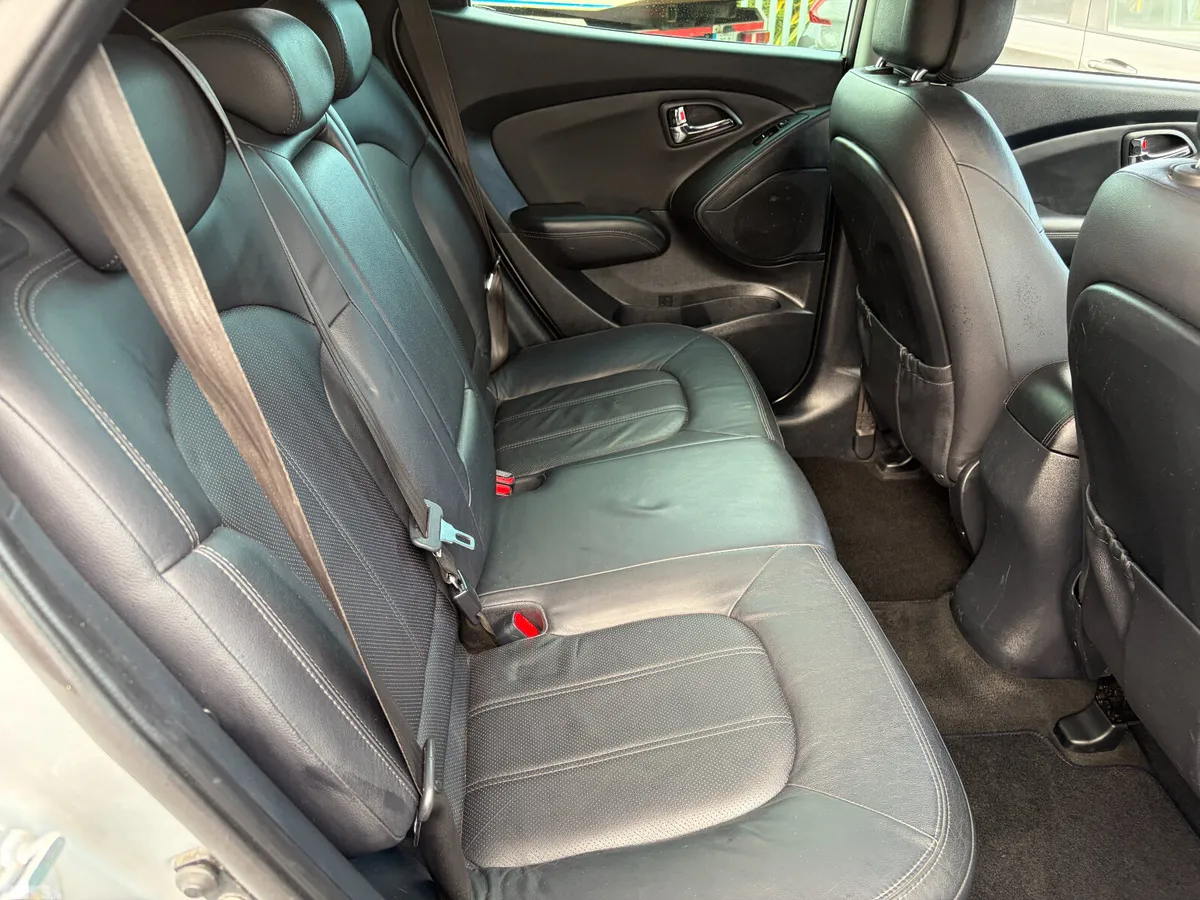 Hyundai ix35 SUV, Diesel, 2011, Silver