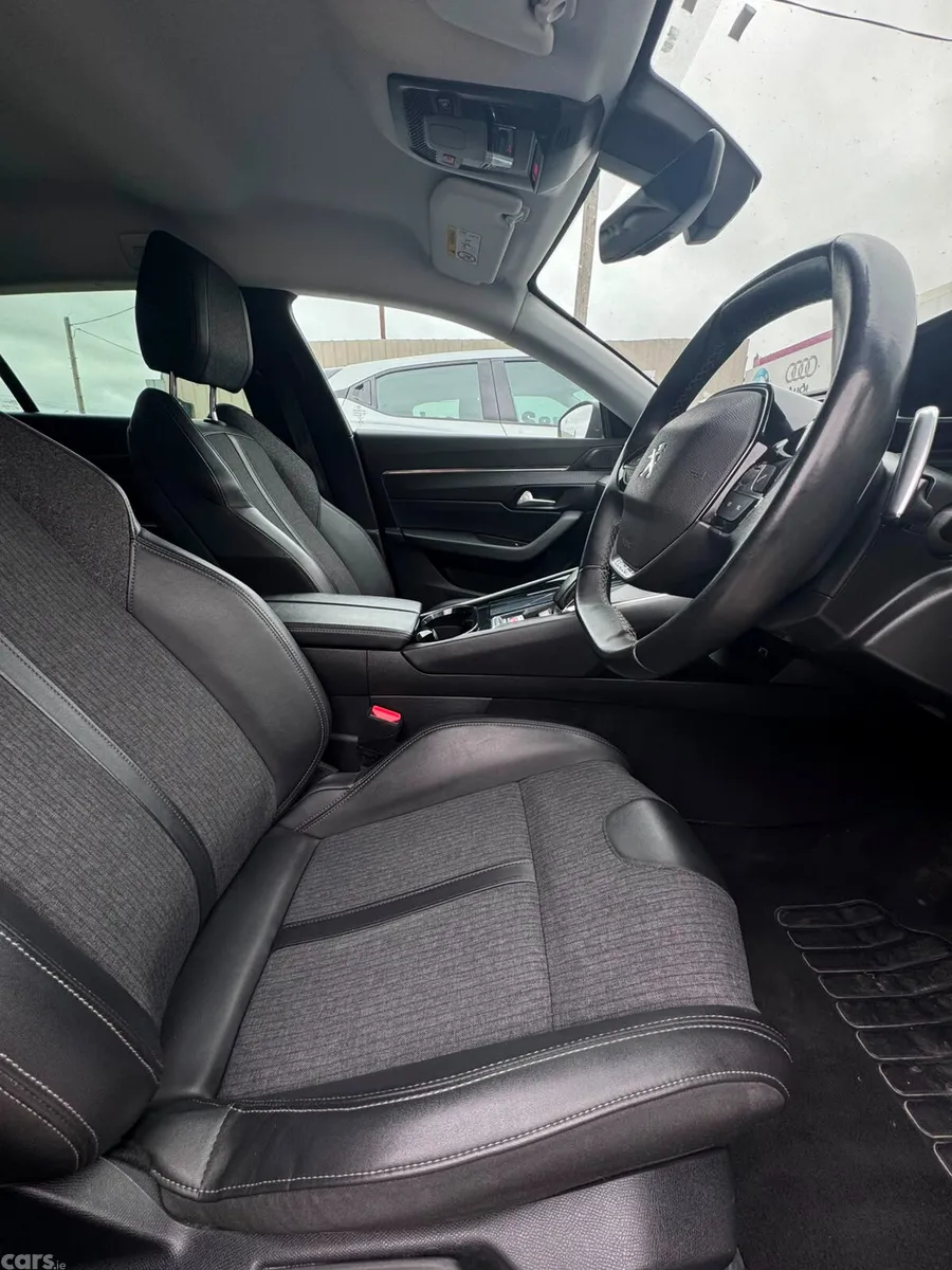 Peugeot 508 Estate/Jeep, Petrol Plug-in Hybrid, 2022, Red
