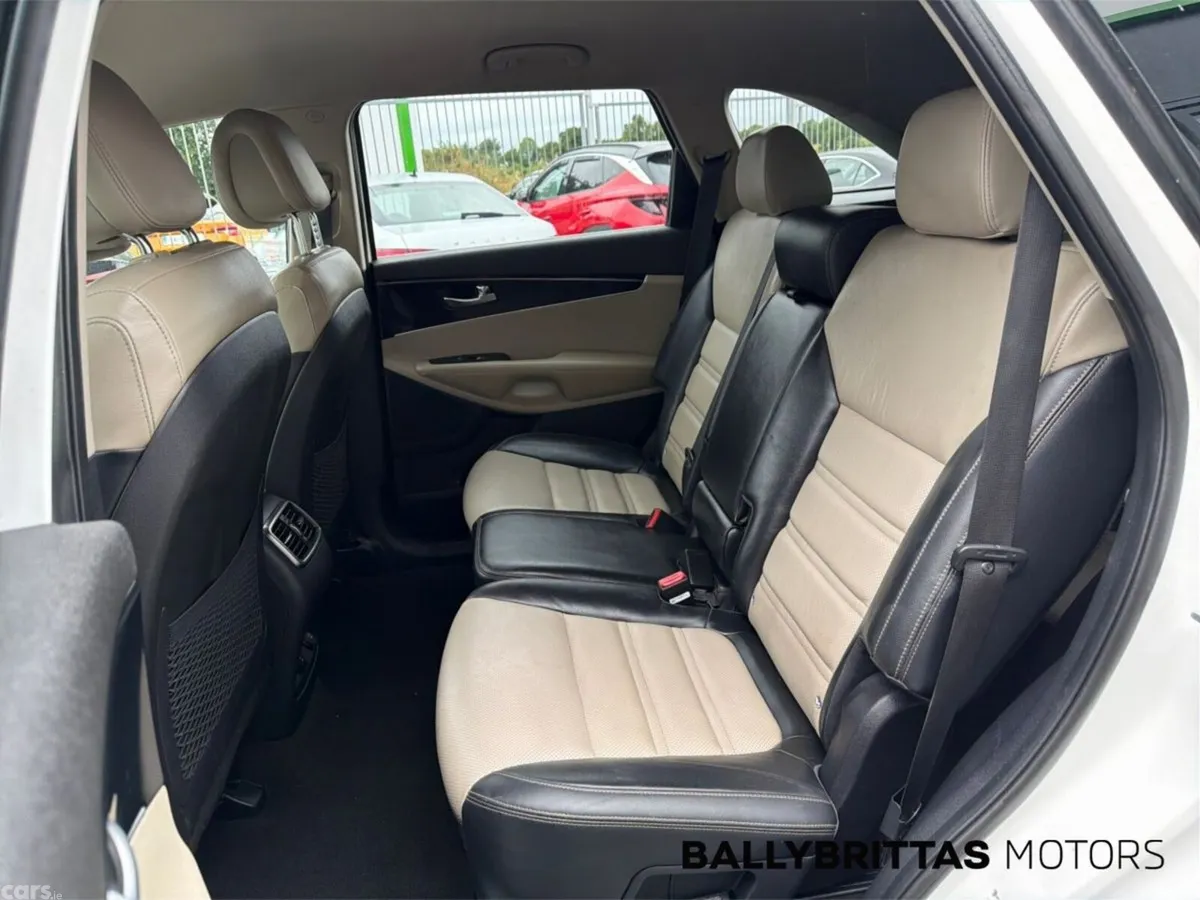 Kia Sorento SUV, Diesel, 2017, White