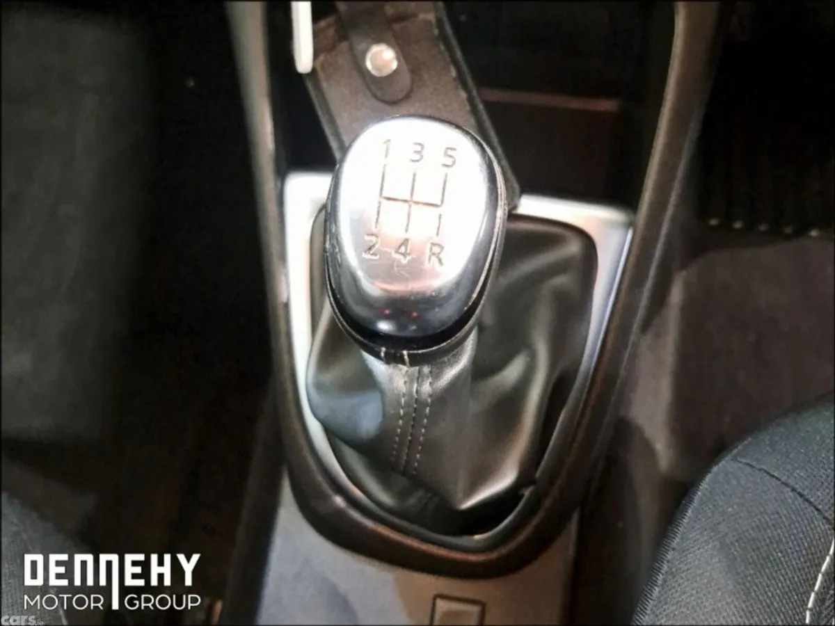 Renault Captur Hatchback, Petrol, 2019, White
