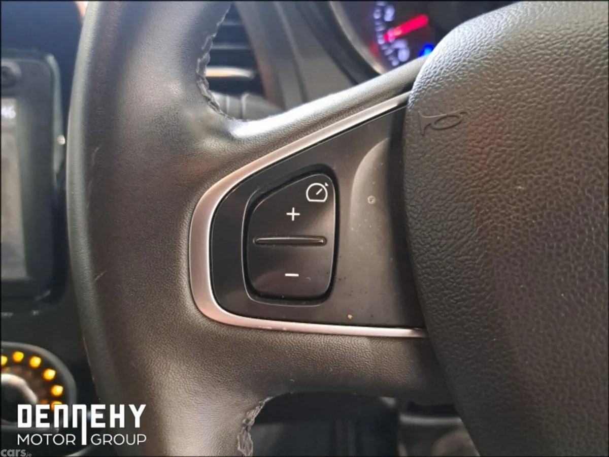 Renault Captur Hatchback, Petrol, 2019, White
