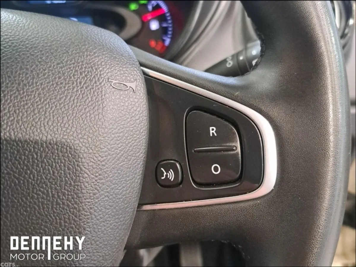 Renault Captur Hatchback, Petrol, 2019, White