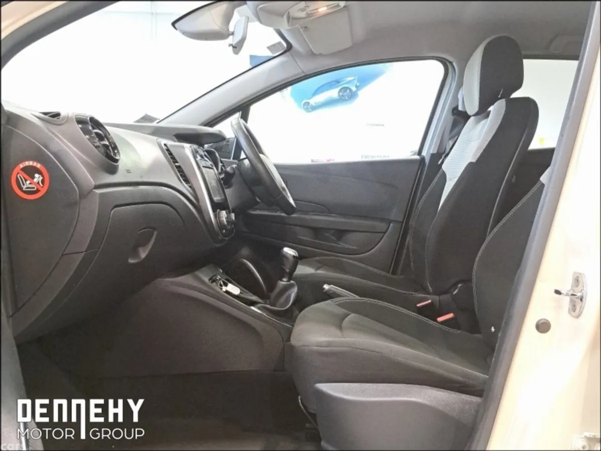Renault Captur Hatchback, Petrol, 2019, White