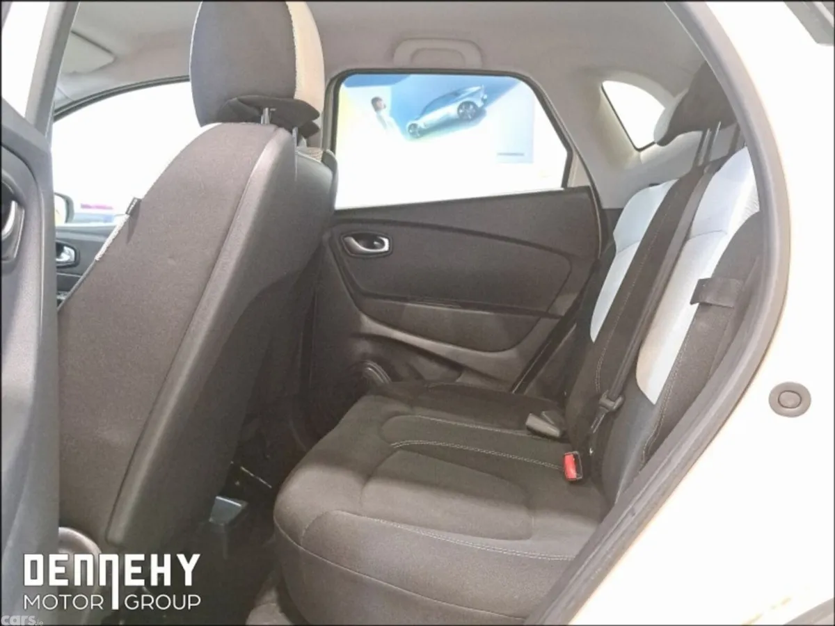 Renault Captur Hatchback, Petrol, 2019, White