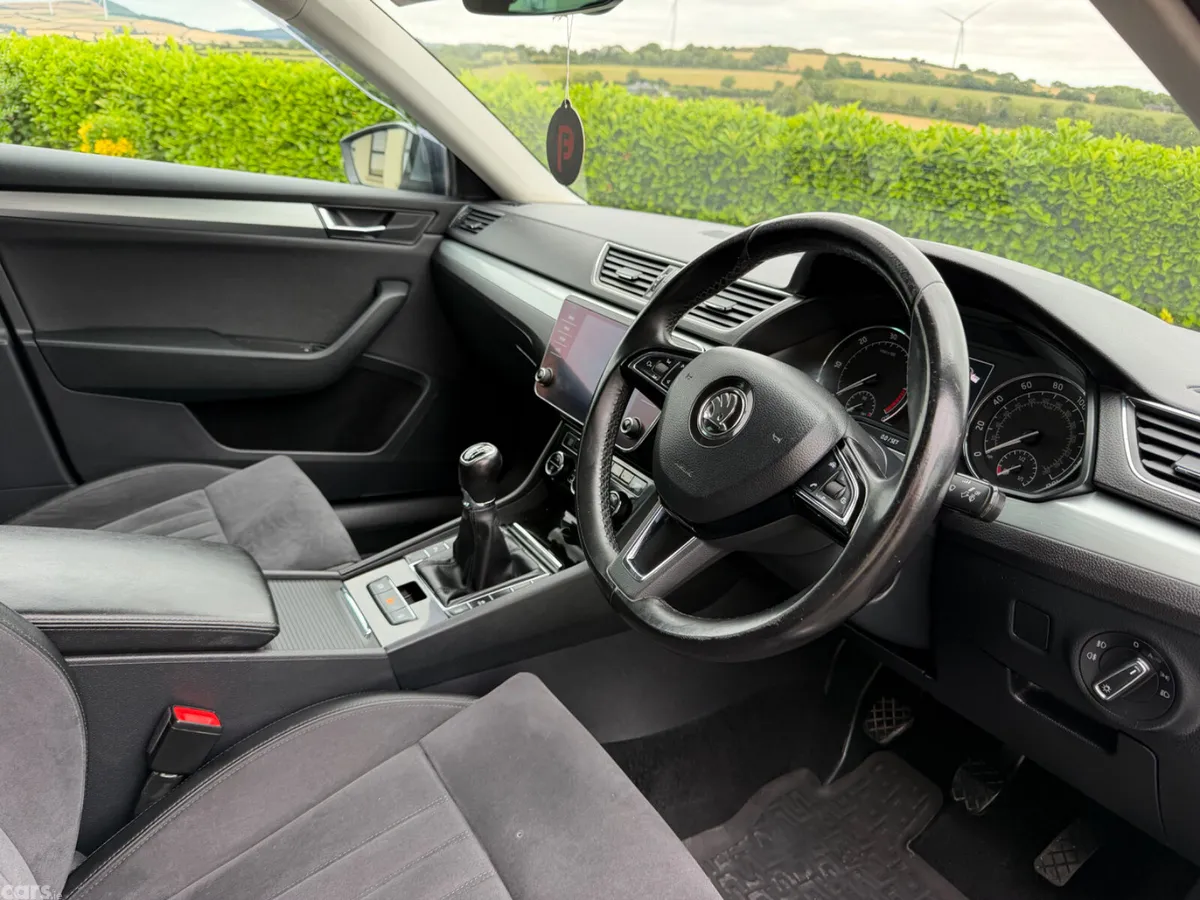 Skoda Superb Hatchback, Diesel, 2018, Grey