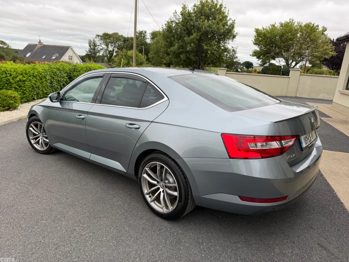 Skoda Superb Hatchback, Diesel, 2018, Grey
