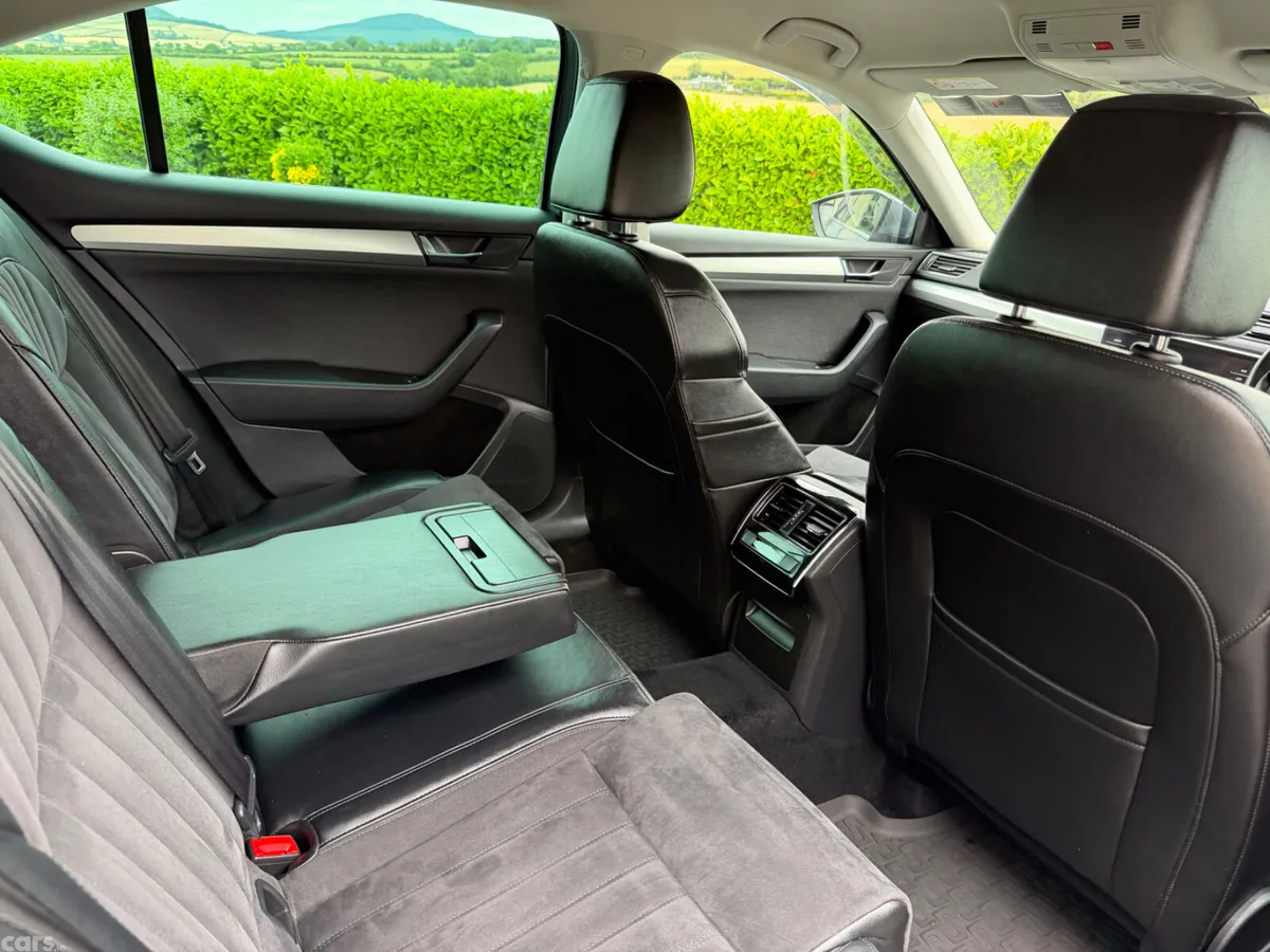 Skoda Superb Hatchback, Diesel, 2018, Grey