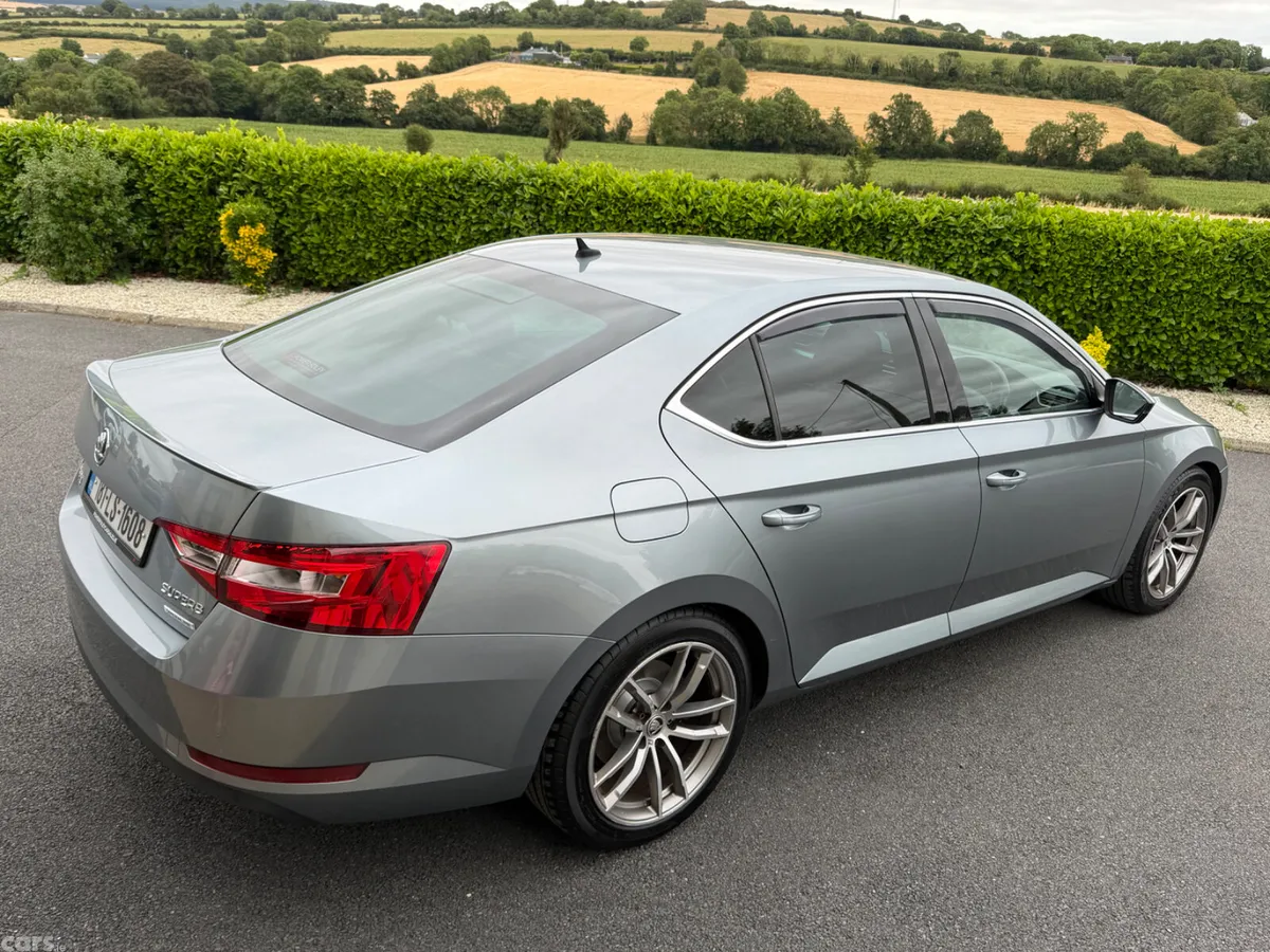 Skoda Superb Hatchback, Diesel, 2018, Grey