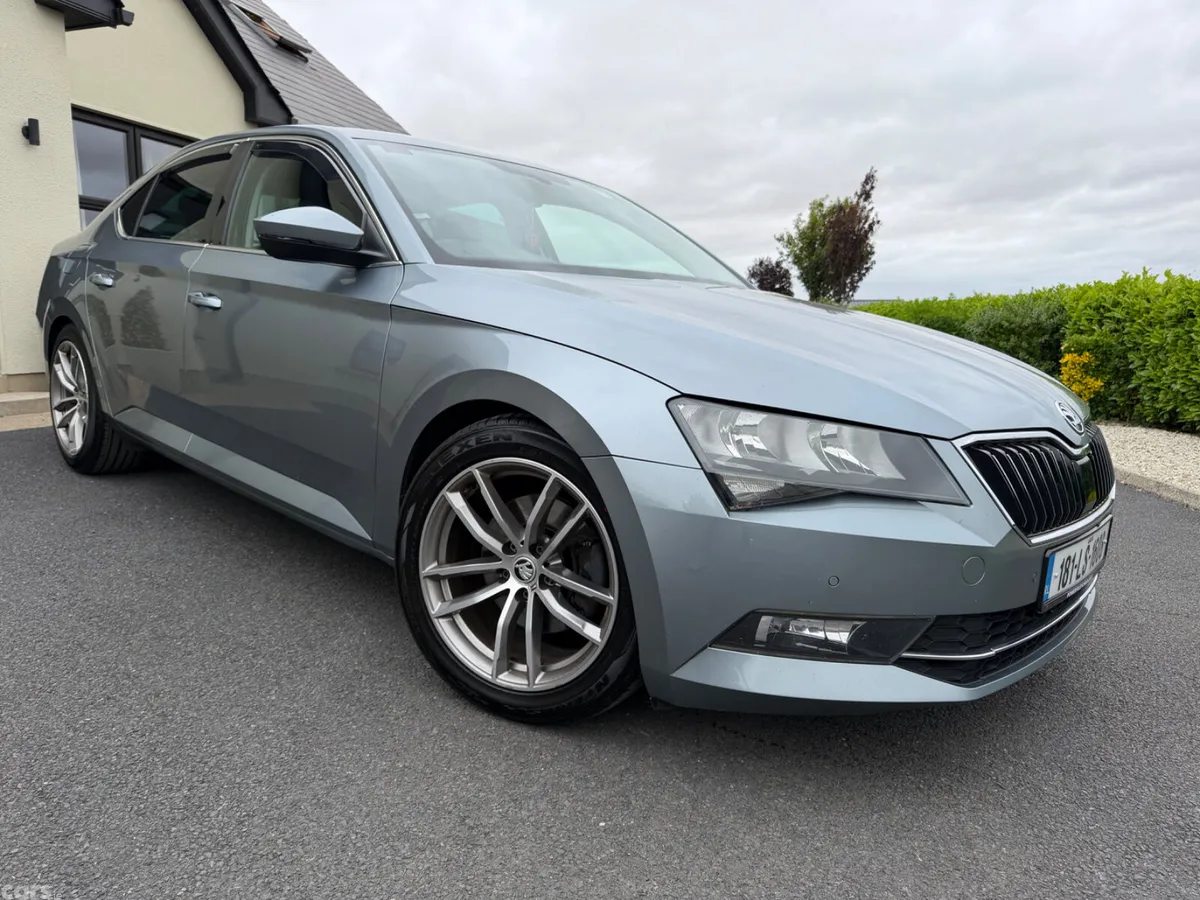 Skoda Superb Hatchback, Diesel, 2018, Grey
