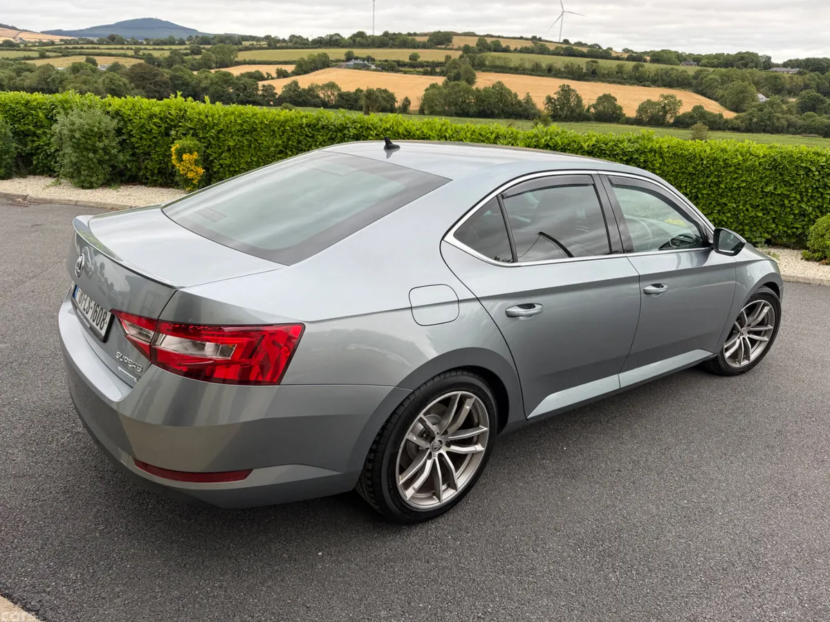 Skoda Superb Hatchback, Diesel, 2018, Grey