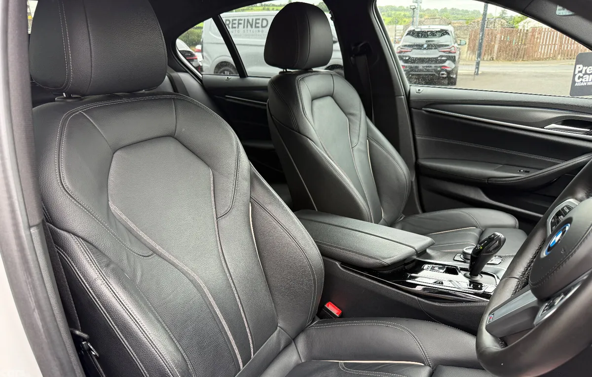BMW 5-Series Saloon, Petrol Hybrid, 2022, White