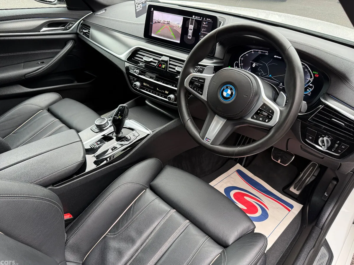 BMW 5-Series Saloon, Petrol Hybrid, 2022, White