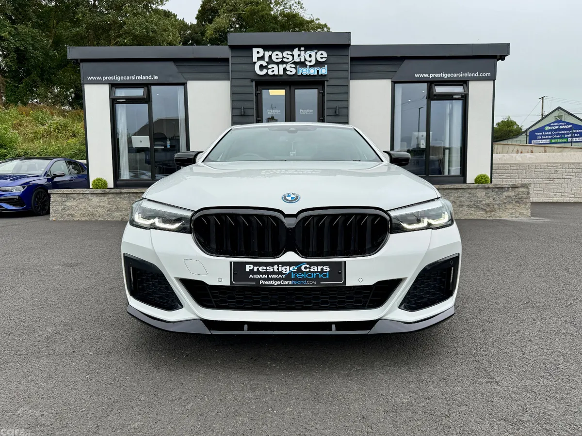 BMW 5-Series Saloon, Petrol Hybrid, 2022, White