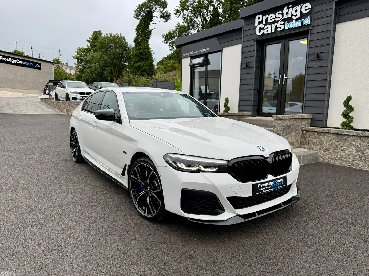 BMW 5-Series Saloon, Petrol Hybrid, 2022, White