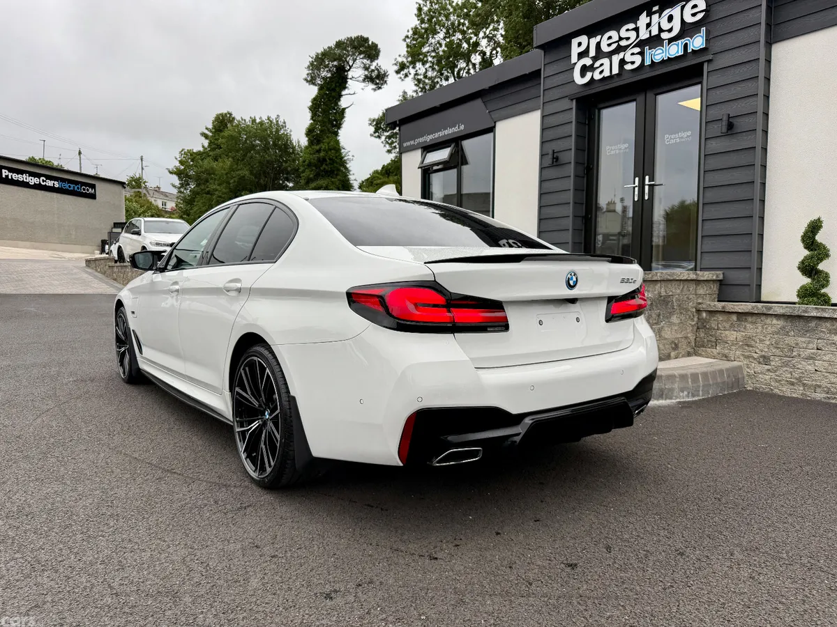 BMW 5-Series Saloon, Petrol Hybrid, 2022, White