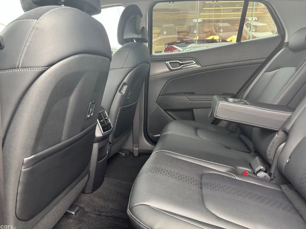 Kia Sportage SUV, Petrol Plug-in Hybrid, 2026, Red