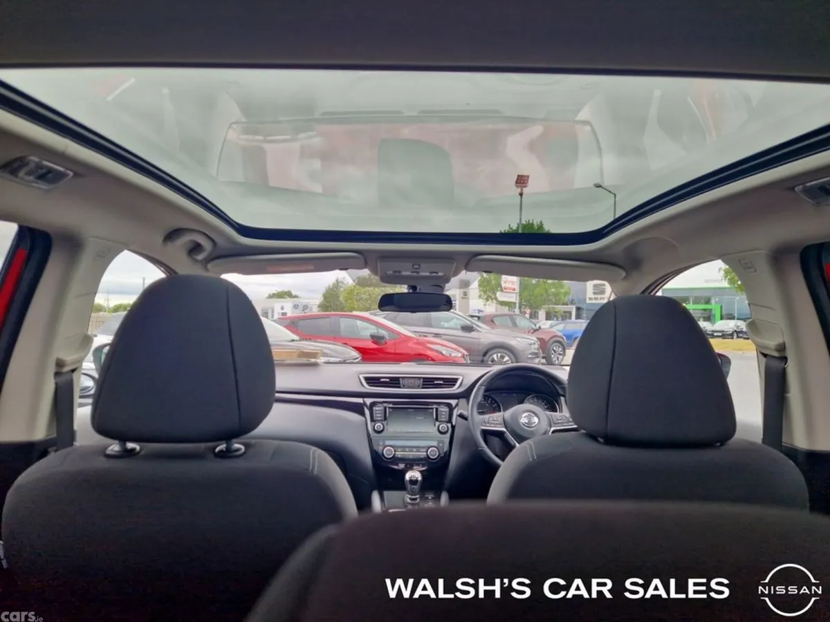 Nissan Qashqai SUV, Petrol, 2020, Red