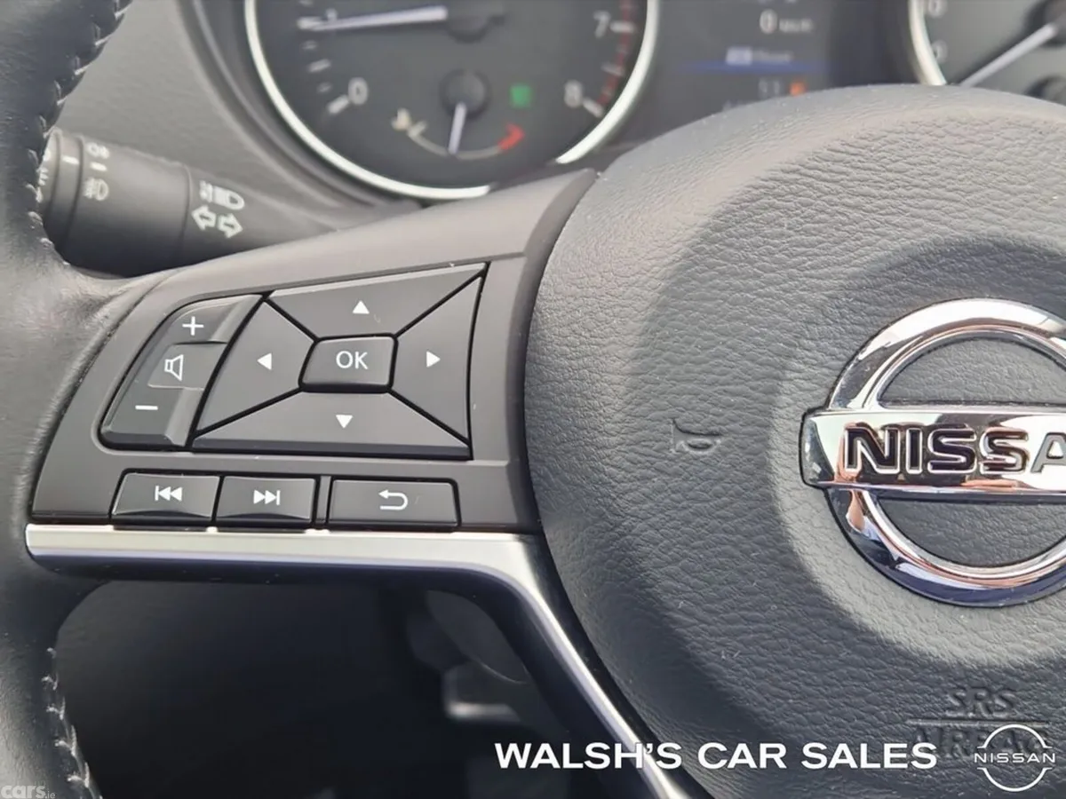 Nissan Qashqai SUV, Petrol, 2020, Red