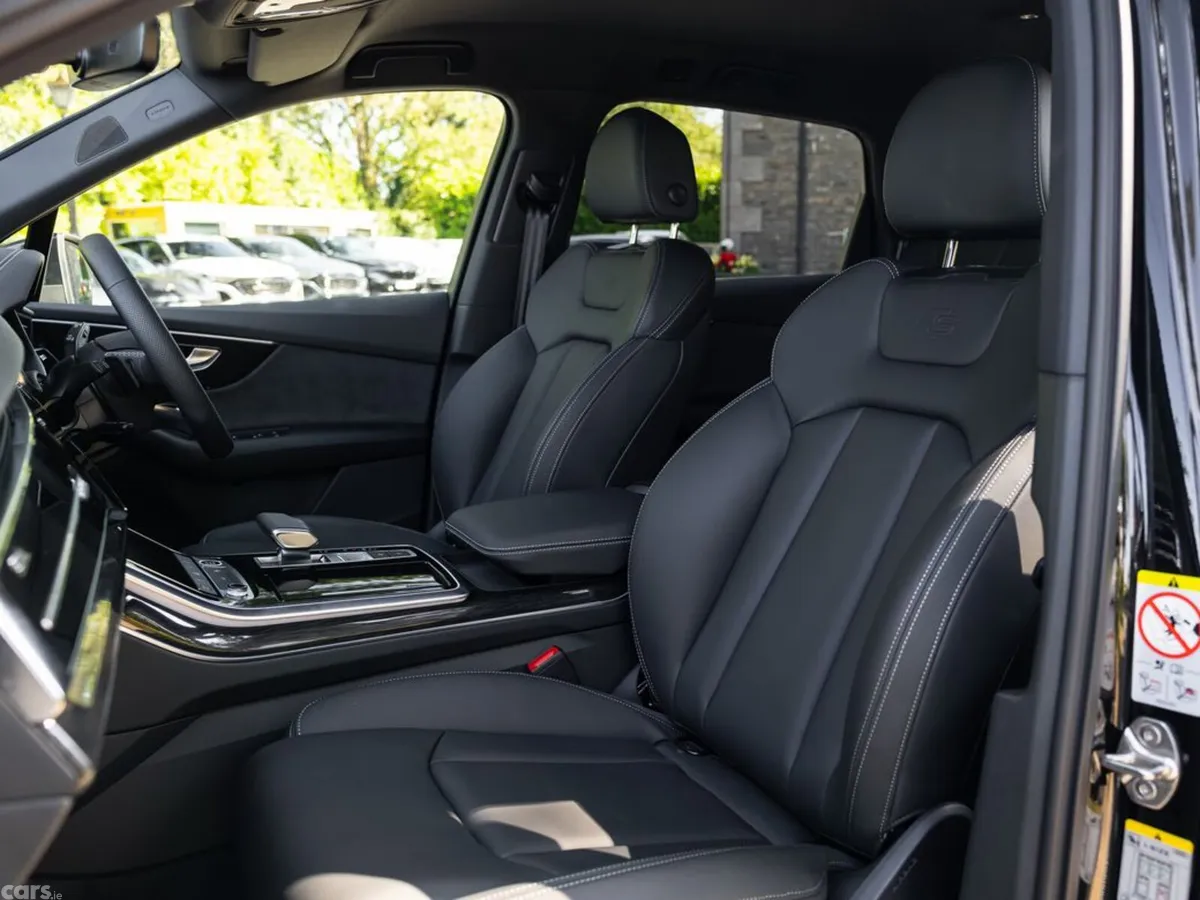 Audi Q7 SUV, Petrol Plug-in Hybrid, 2026, Black