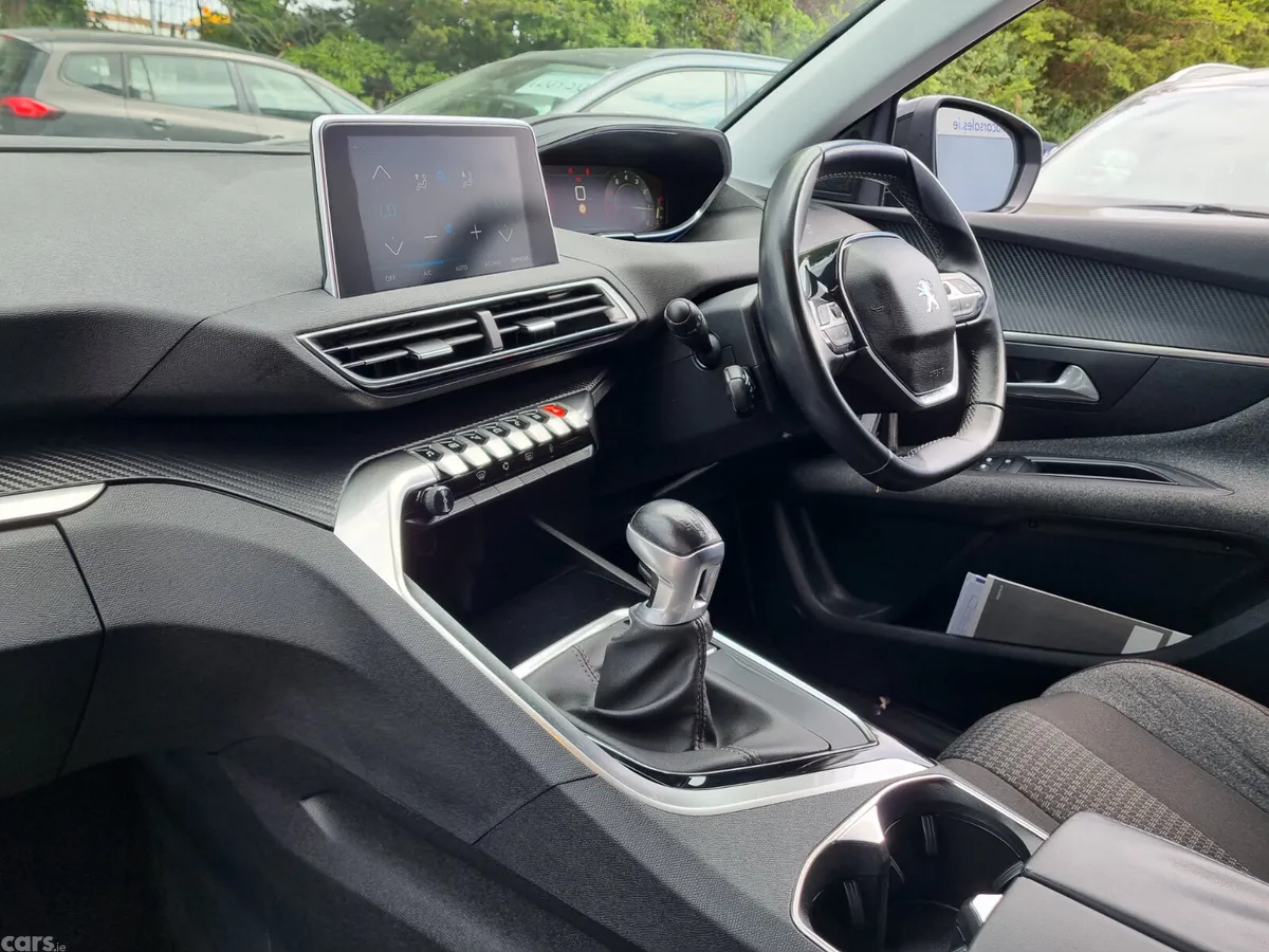 Peugeot 3008 SUV, Petrol, 2017, Black