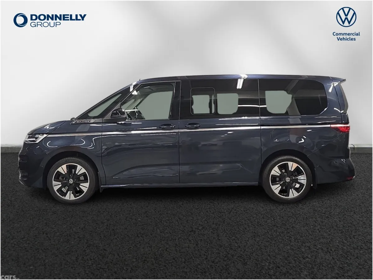 Volkswagen Multivan Estate, Petrol, 2025, Blue