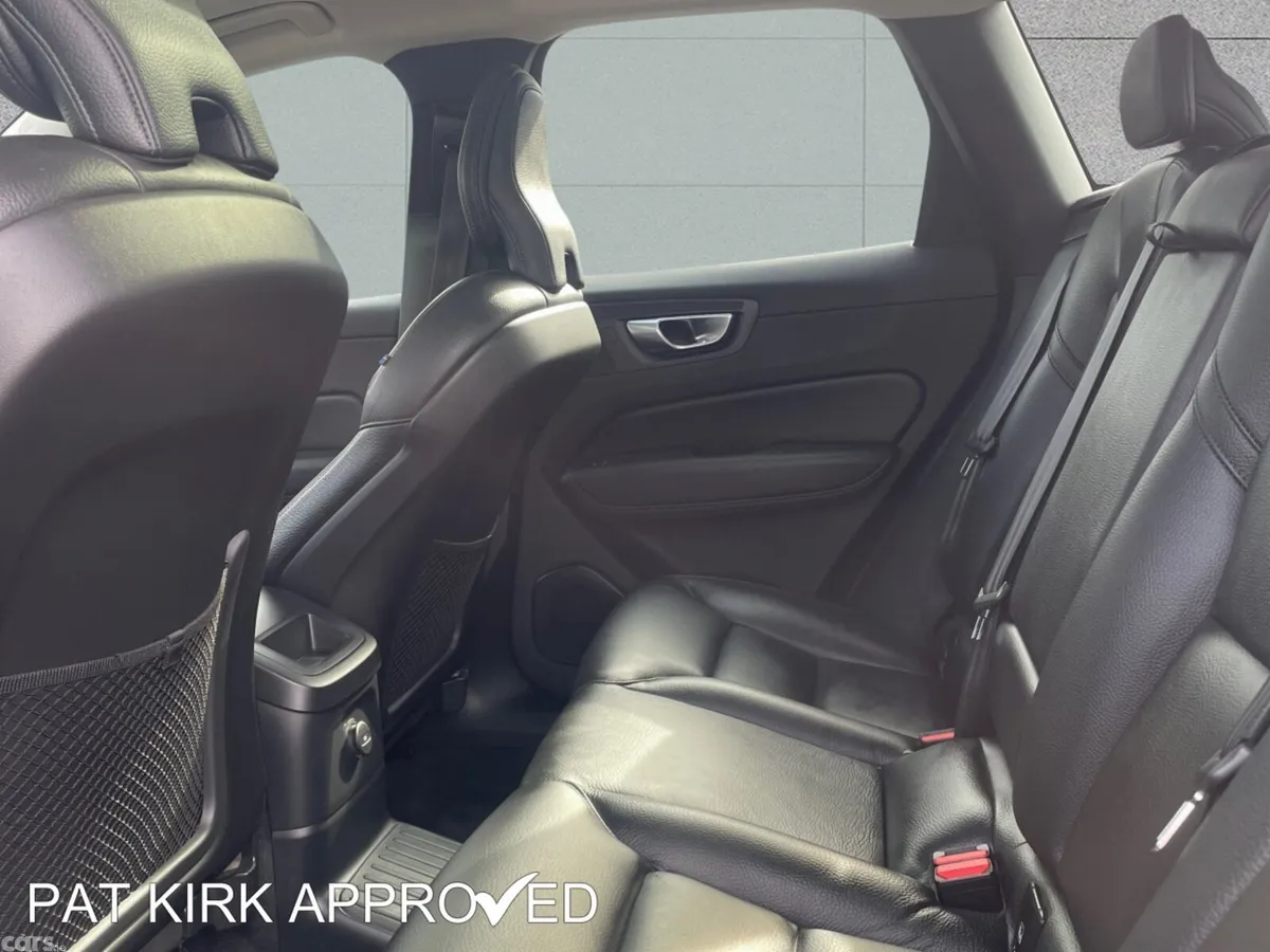 Volvo XC60 Estate, Petrol Hybrid, 2023, Blue