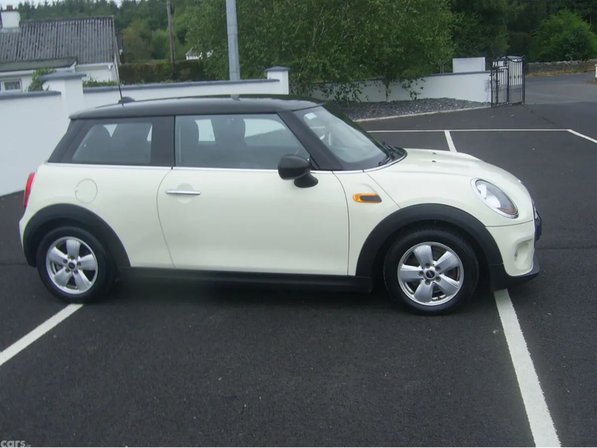 Mini Cooper Hatchback, Diesel, 2014, White