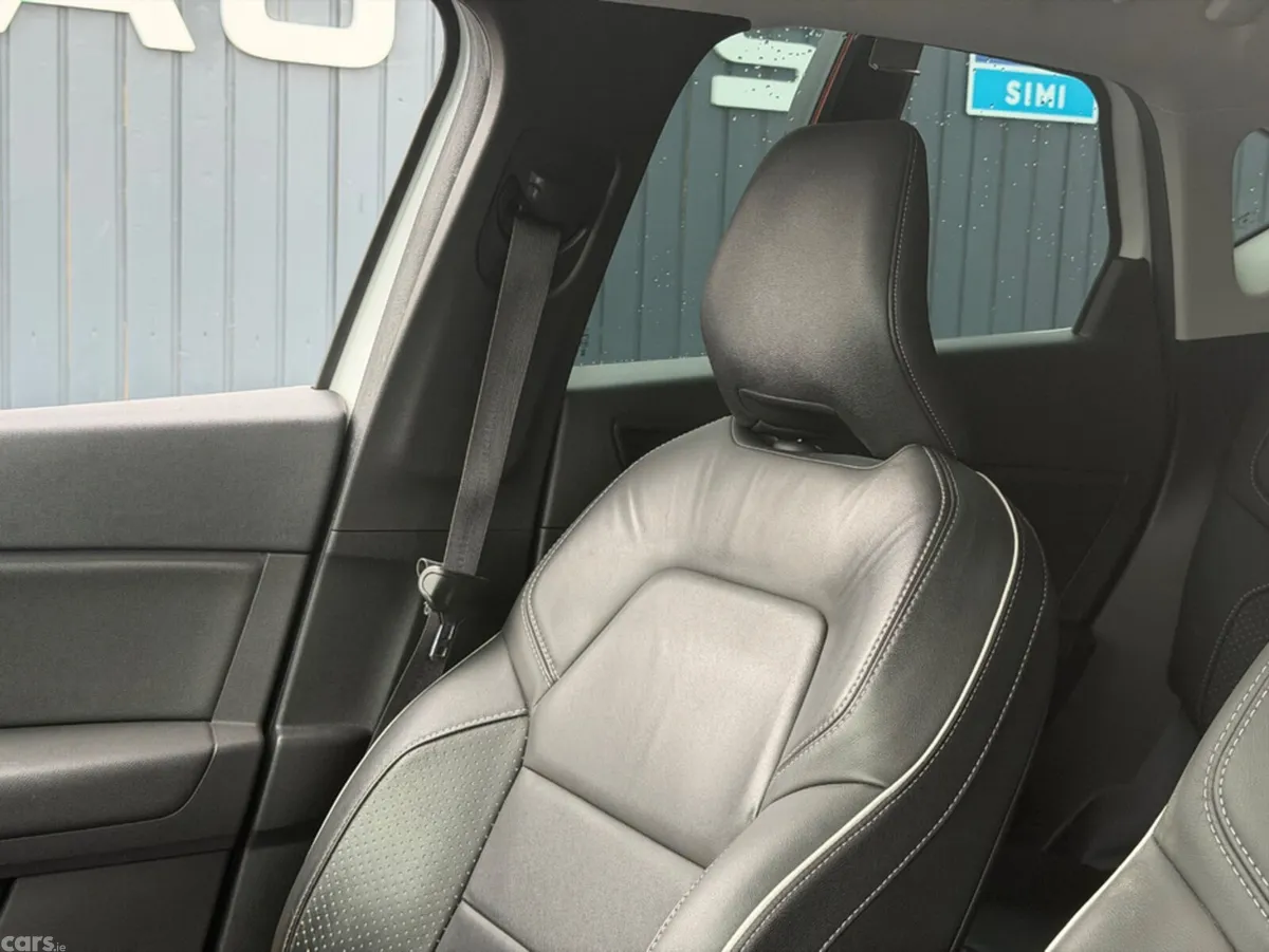 Renault Captur SUV, Petrol, 2021, White