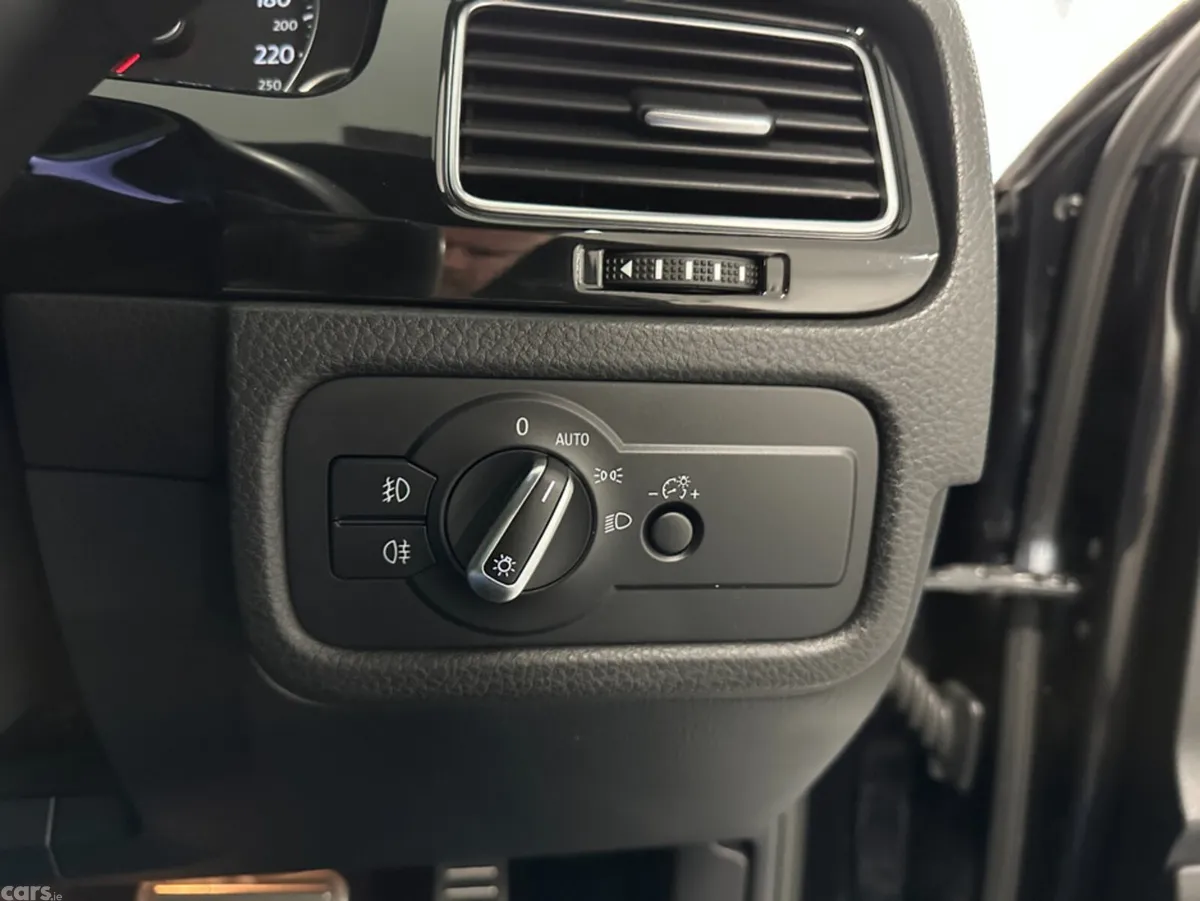 Volkswagen Touareg SUV, Diesel, 2016, Black
