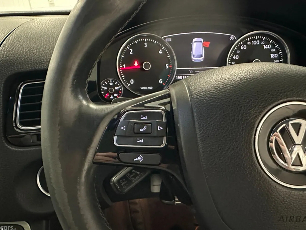 Volkswagen Touareg SUV, Diesel, 2016, Black