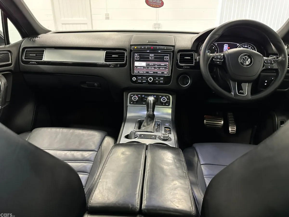 Volkswagen Touareg SUV, Diesel, 2016, Black