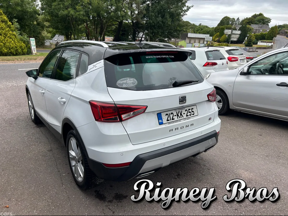 SEAT Arona Hatchback, Petrol, 2021, White