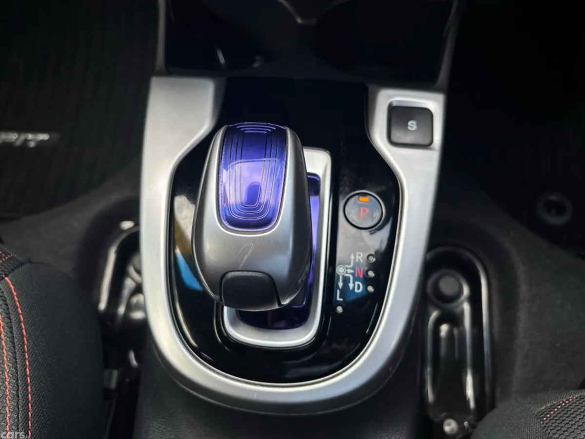 Honda Fit Hatchback, Petrol Hybrid, 2017, Blue
