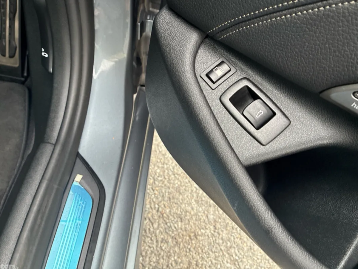 BMW 5-Series Saloon, Petrol Plug-in Hybrid, 2017, Grey