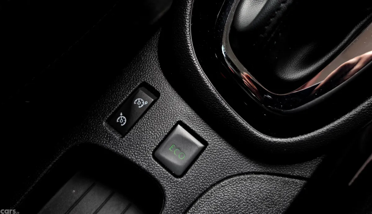 Renault Captur Hatchback, Diesel, 2017, White