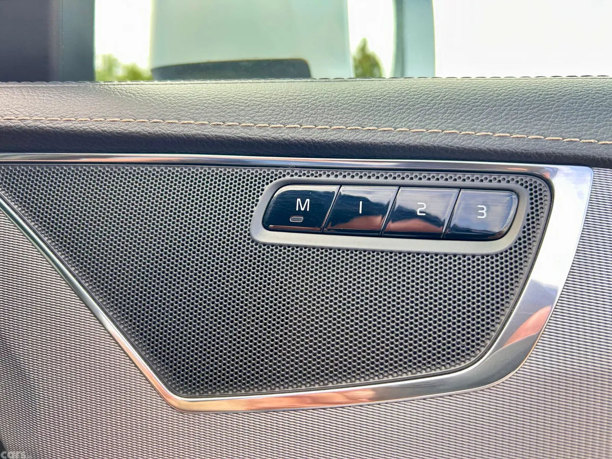 Volvo XC90 SUV, Petrol Plug-in Hybrid, 2018, Blue