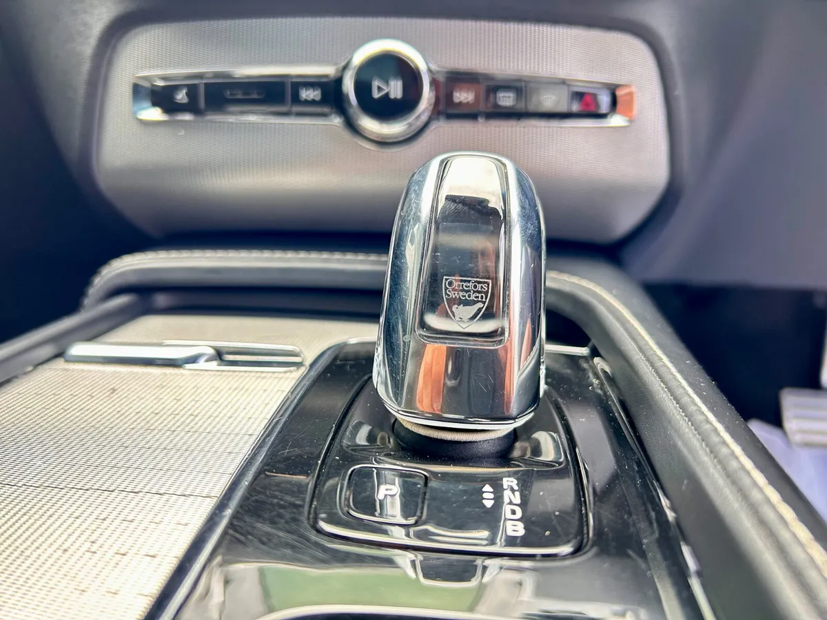Volvo XC90 SUV, Petrol Plug-in Hybrid, 2018, Blue