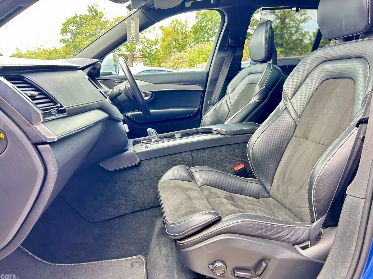 Volvo XC90 SUV, Petrol Plug-in Hybrid, 2018, Blue