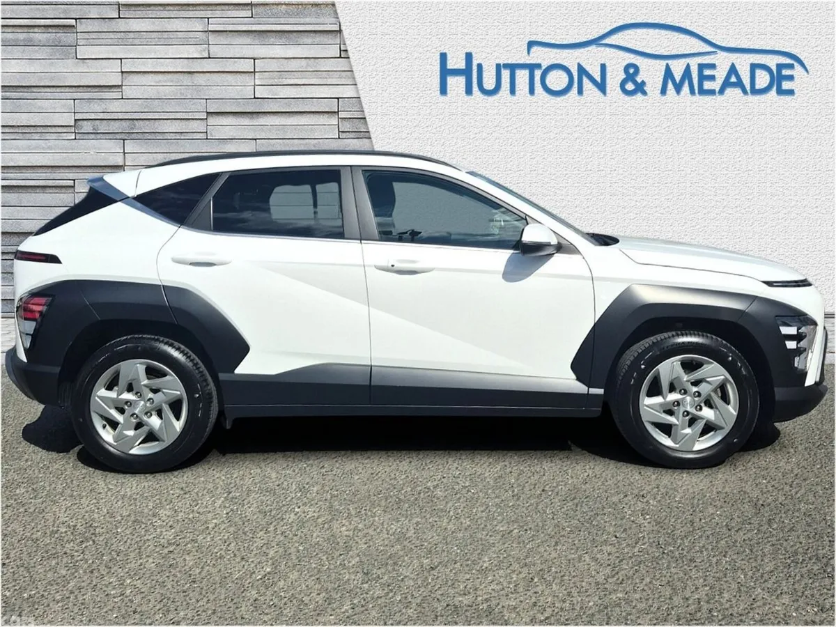 Hyundai KONA SUV, Petrol, 2024, White