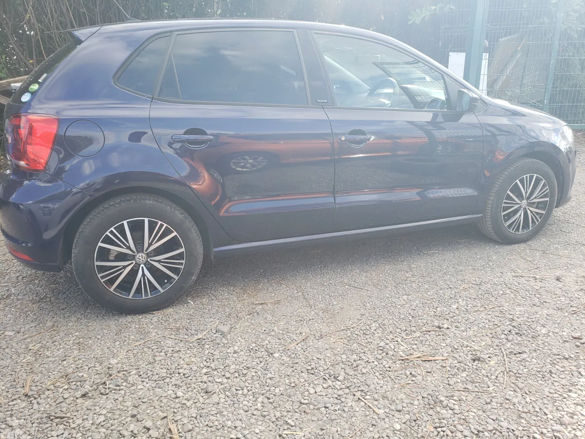 Volkswagen Polo Hatchback, Petrol, 2016, Blue