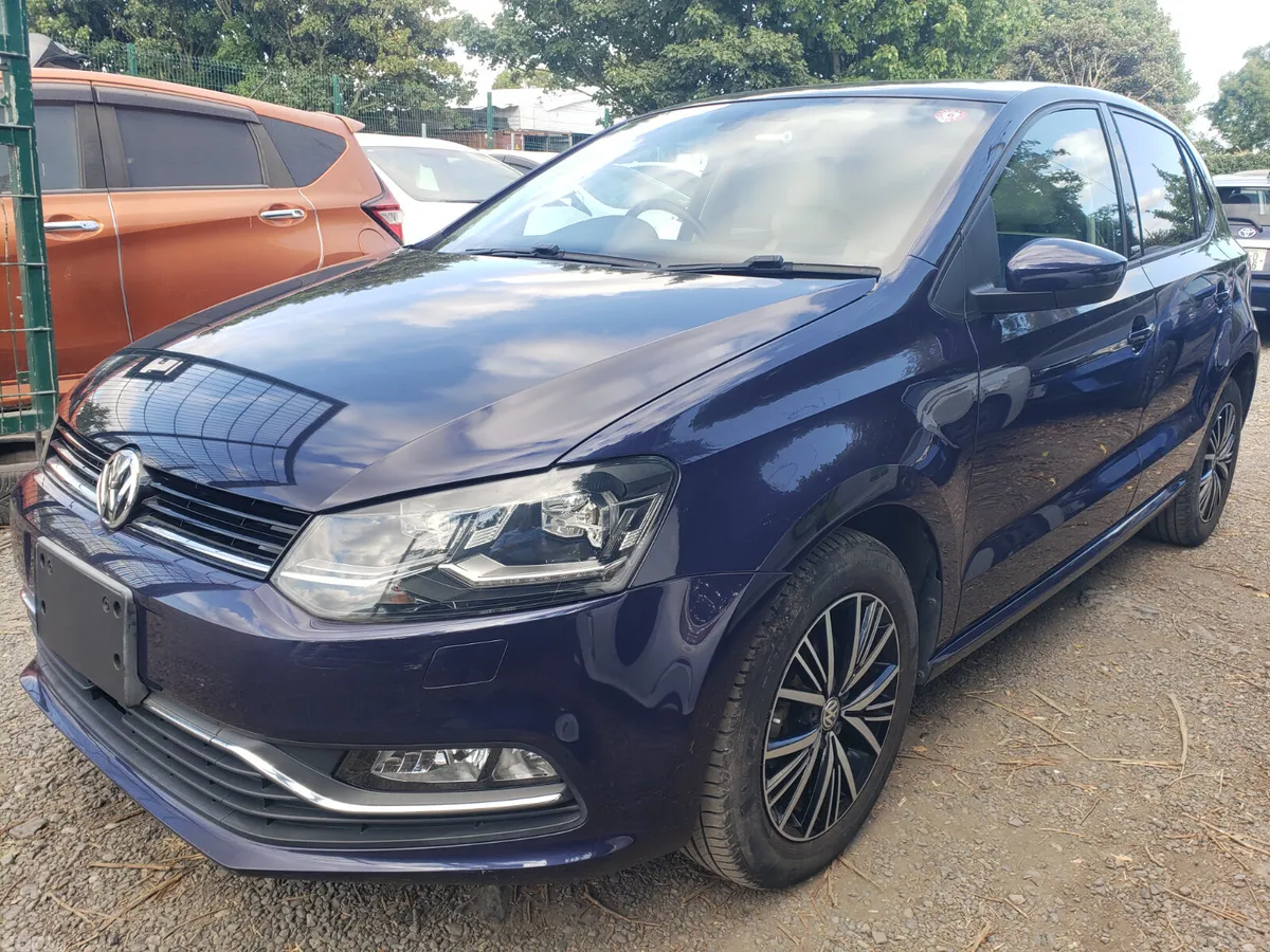 Volkswagen Polo Hatchback, Petrol, 2016, Blue